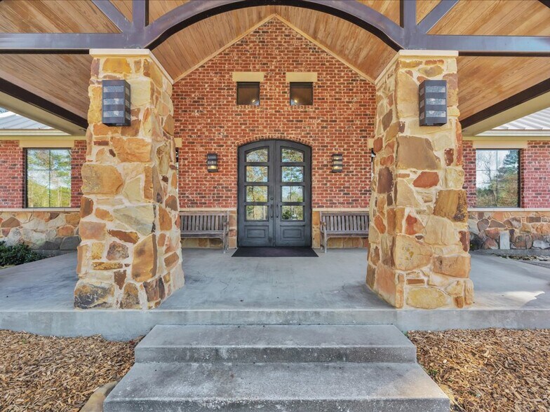 More Photos Of 7680 FM 2497, Lufkin Office For Sale