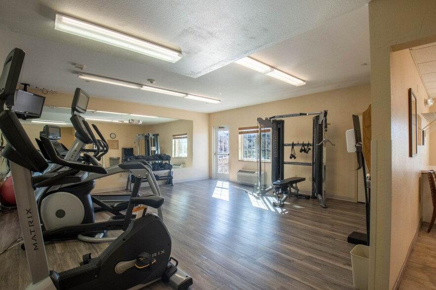 More Photos Of 233 Grand Valley Way, Parachute Hotel For Sale