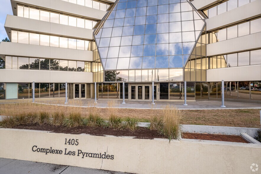 More Photos Of 1405 Hwy Trans-Canada, Dorval Office For Lease