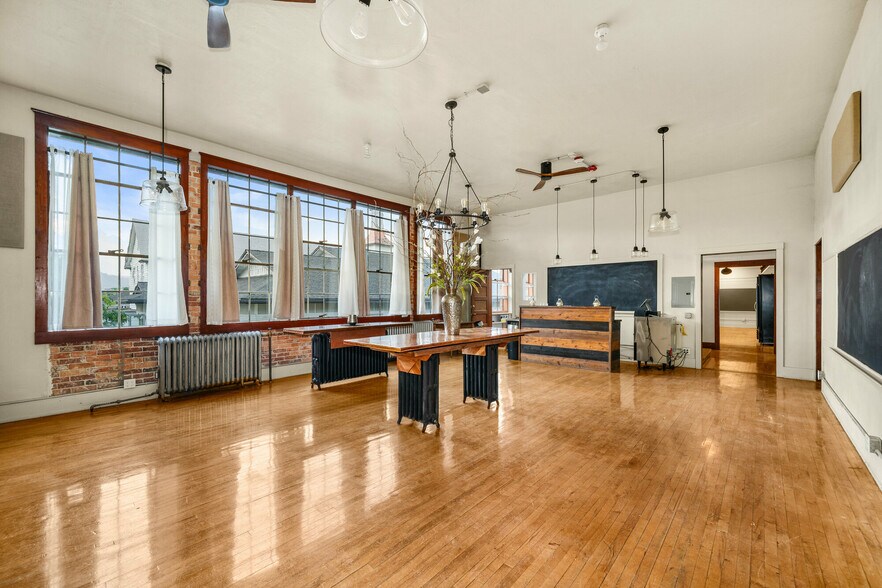 More Photos Of 508 E Main Ave, Chewelah Office For Sale