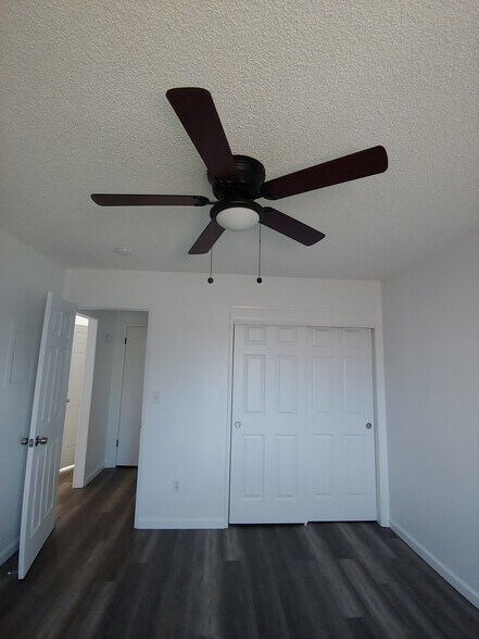 More Photos Of 330 Roberts Ln, Bakersfield Apartments For Sale