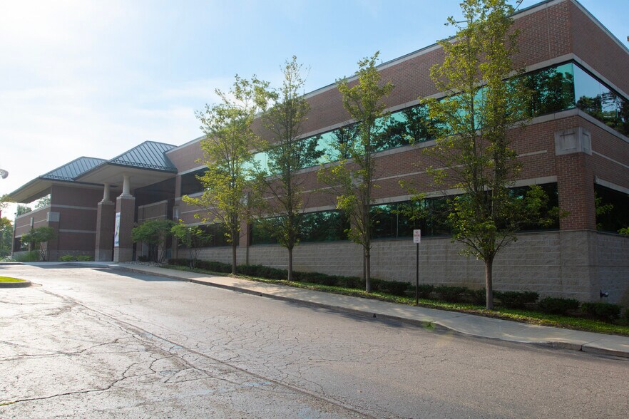 More Photos Of 8031 Ortonville Rd, Clarkston Office For Lease
