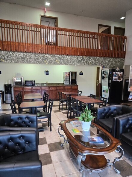 More Photos Of 223 Santa Fe Ave, Alamosa Hotel For Sale