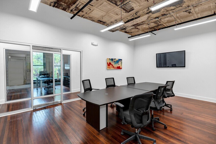 More Photos Of 901 Houston St, Fort Worth Office For Lease