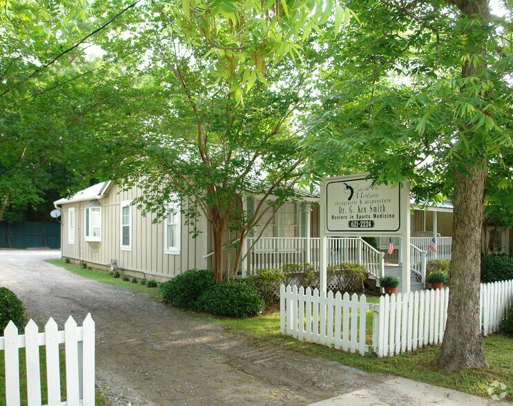 Primary Photo Of 715 Belrose Ave, Daphne Office For Lease