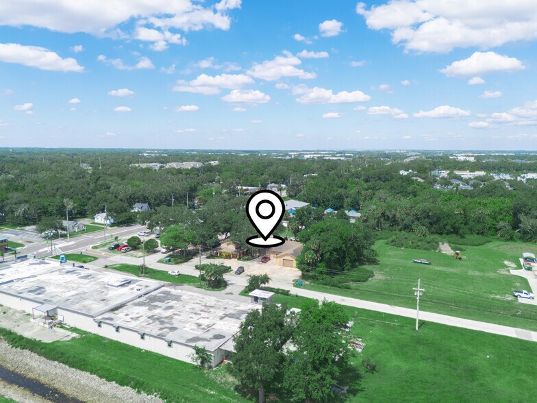 More Photos Of 112 N Poplar Ave, Sanford Flex For Lease