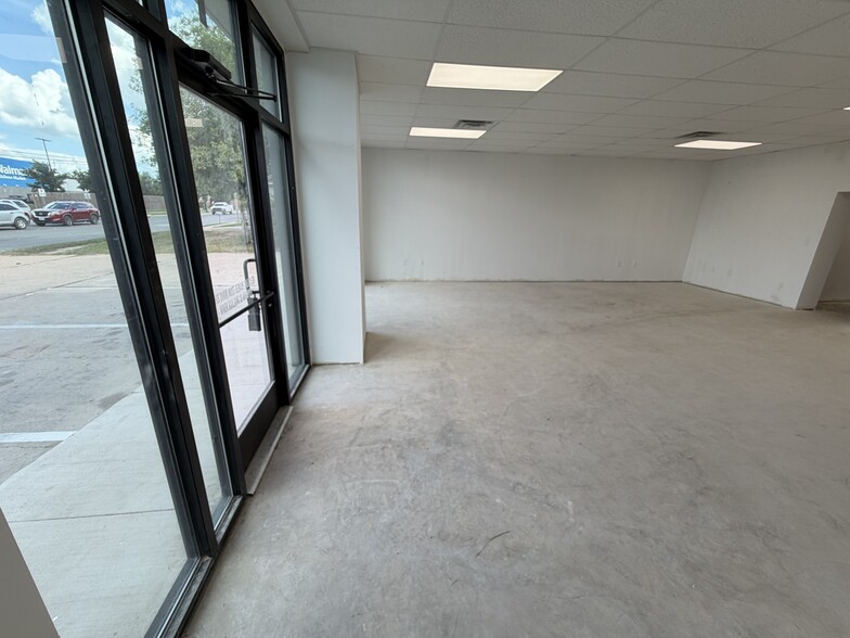 More Photos Of 1709 Ambler Ave, Abilene General Retail For Lease