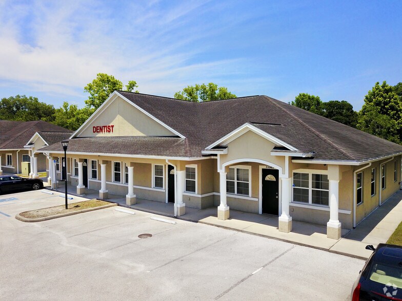 Primary Photo Of 11956-11962 Balm Riverview Rd, Riverview Medical For Sale