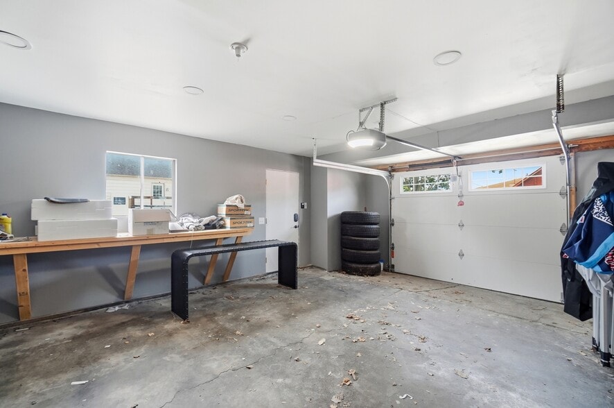 More Photos Of 4094 Broadway, Grove City Freestanding For Lease