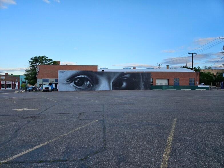 More Photos Of 815 N 1st Ave, Great Falls Auto Dealership For Lease