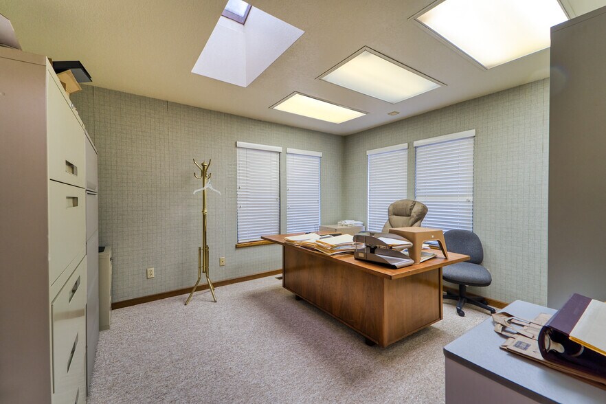 More Photos Of 1408 Live Oak Blvd, Yuba City Office For Sale