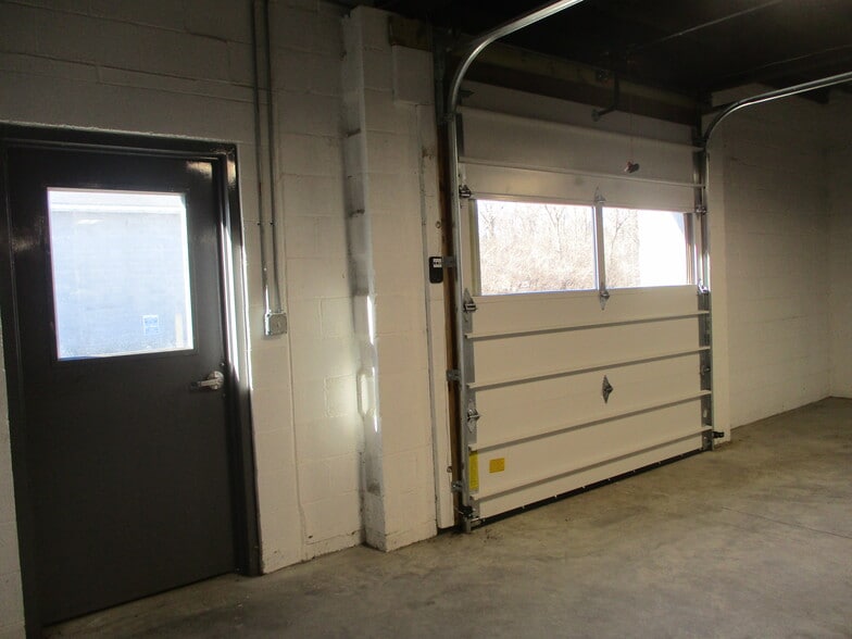 More Photos Of 651 N Prospect St, Hagerstown Warehouse For Sale