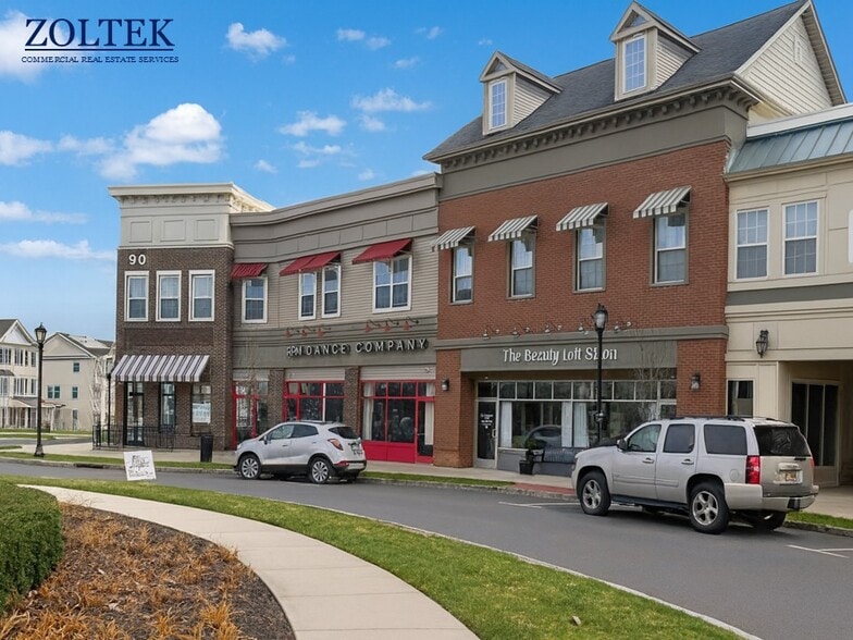 More Photos Of 90-105 Saddle Way, Chesterfield Apartments For Lease