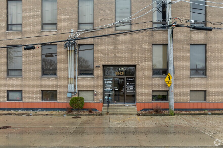 More Photos Of 10526 W Cermak Rd, Westchester Office For Sale