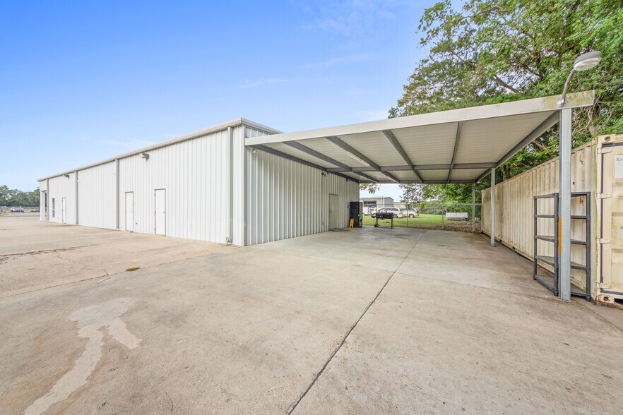 More Photos Of 106 Abigayles Row, Scott Warehouse For Sale