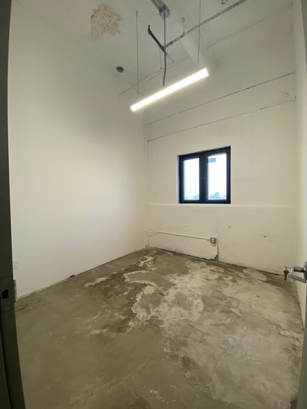 More Photos Of 901 E 31st St, Los Angeles Manufacturing For Lease