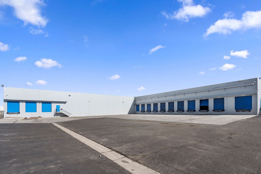 More Photos Of 5701 Fresca Dr, La Palma Warehouse For Lease