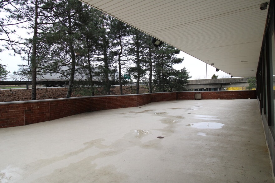 More Photos Of 98 Harmon Cove Tower, Secaucus Apartments For Lease