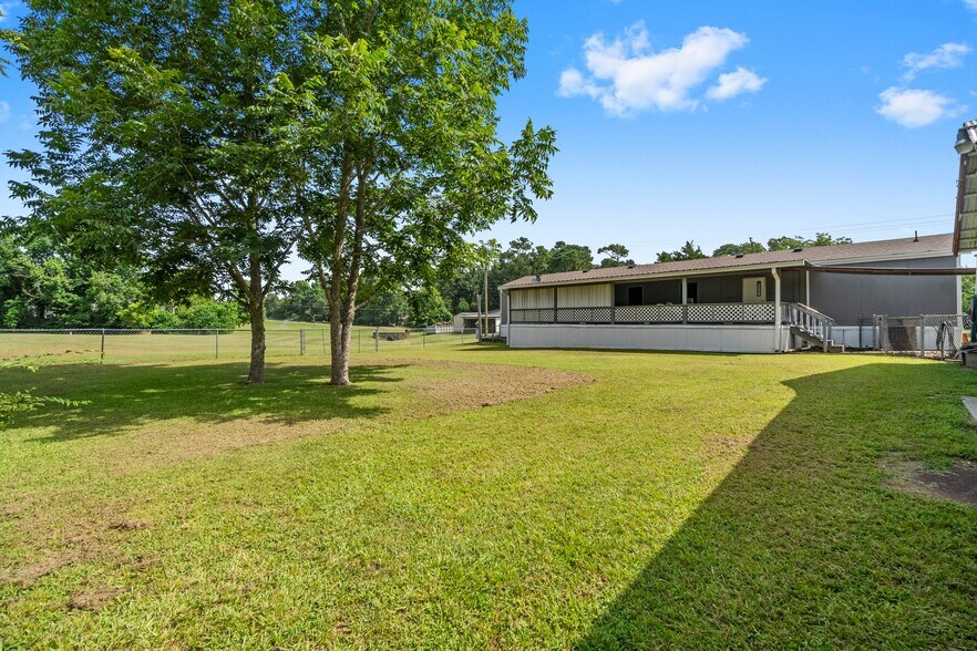 More Photos Of 3318 SH-146S, Livingston Mixed Retail For Sale