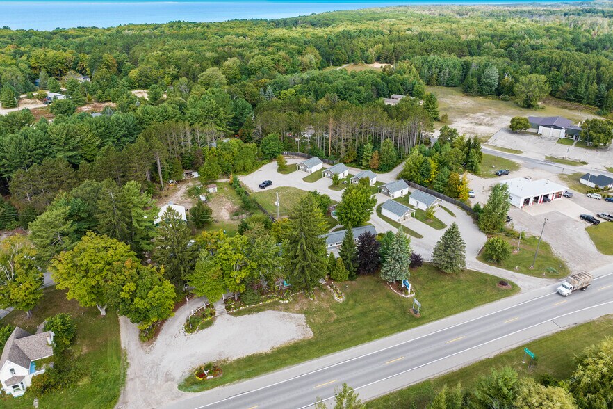 More Photos Of 4871 U.S. 31, Eastport Hotel For Sale