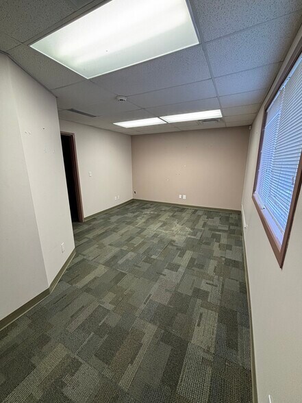 More Photos Of 7010 Parkway Rd, Greely Flex For Sale