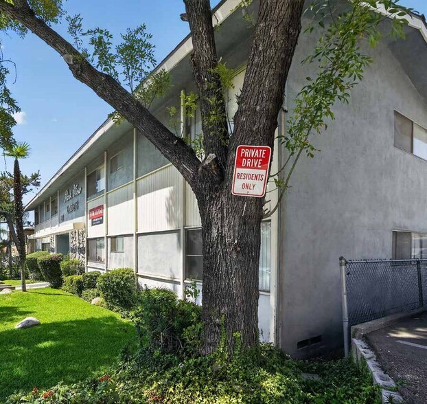 More Photos Of 4447 Ocean View Blvd, Montrose Apartments For Sale