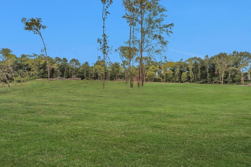 More Photos Of 10.548 Acres, Montgomery Land For Sale