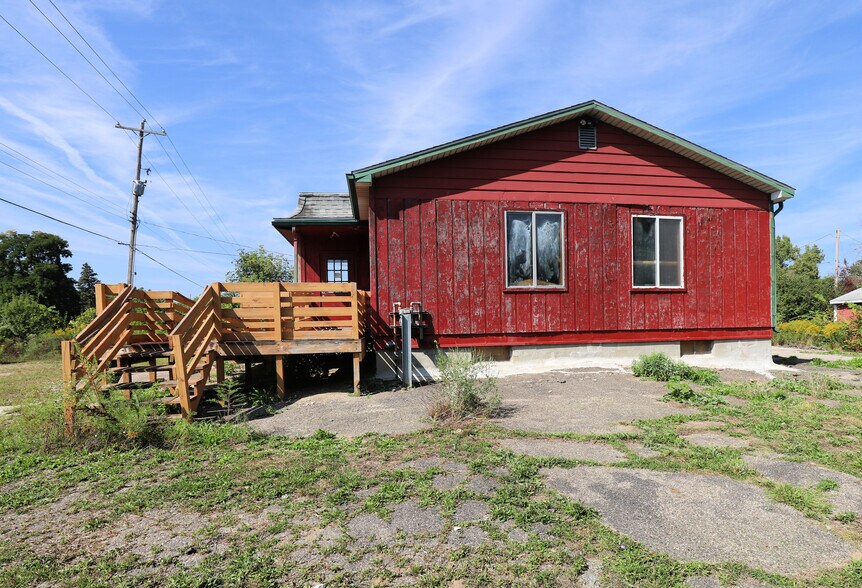 More Photos Of 2246 W Coldwater Rd, Flint Restaurant For Sale