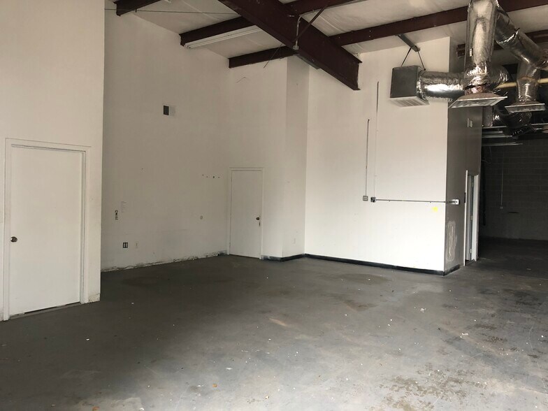 More Photos Of 10541 FM 1960 Rd W, Houston Warehouse For Sale
