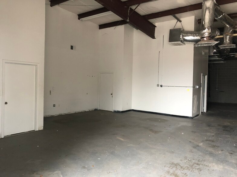 More Photos Of 10541 FM 1960 Rd W, Houston Warehouse For Sale