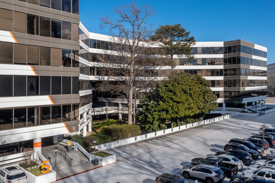 More Photos Of 3495 Piedmont Rd NE, Atlanta Unknown For Lease