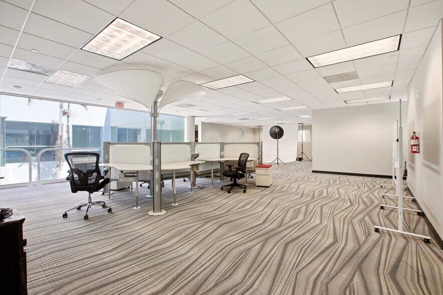 More Photos Of 7900 NW 154th St, Miami Lakes Office Residential For Lease