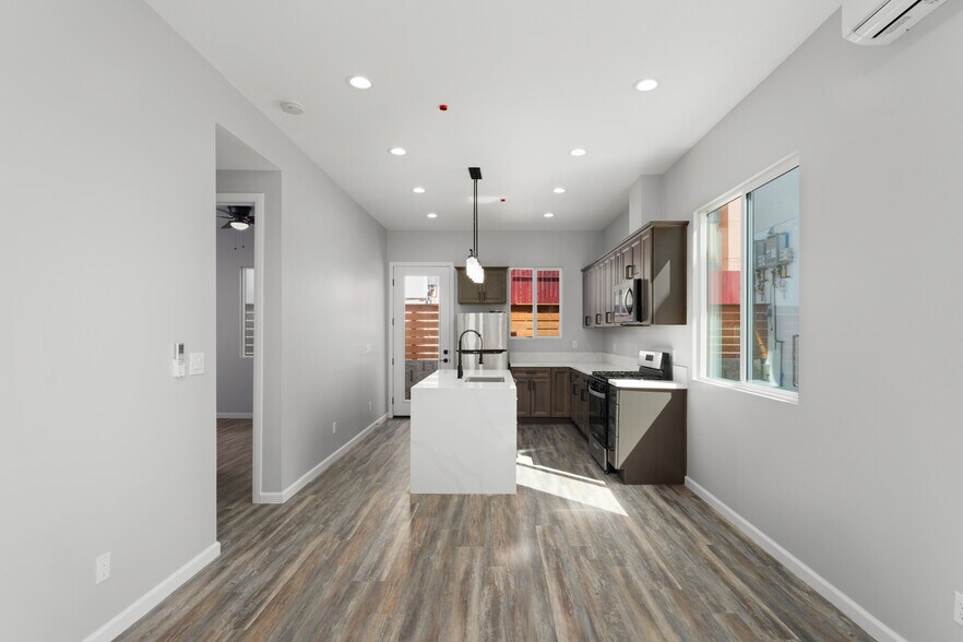 More Photos Of 6728 Thomson Ct, San Diego Apartments For Sale