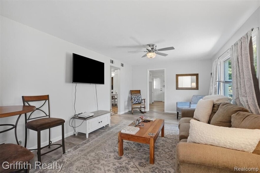 More Photos Of 131 E Main St, Vernon Religious Facility For Sale