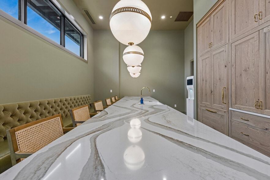 More Photos Of 3095 Soperton Dr, Bluffton Light Distribution For Sale