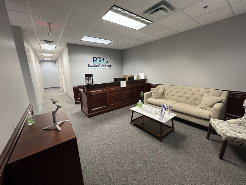 More Photos Of 19415 Deerfield Ave, Lansdowne Medical For Lease