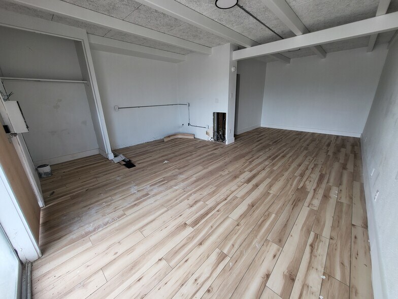 More Photos Of 7350 N Hanley Rd, Hazelwood Hotel For Sale