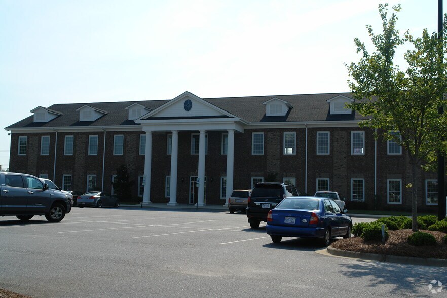 More Photos Of 116 Morlake Dr, Mooresville Office Residential For Lease