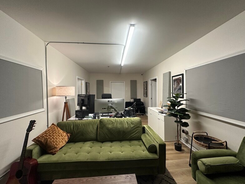 More Photos Of 3014-3018 N Coolidge Ave, Los Angeles Warehouse For Lease