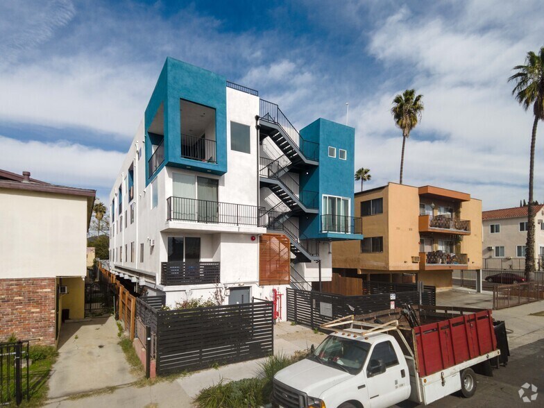 Primary Photo Of 4557 Rosewood Ave, Los Angeles Apartments For Sale