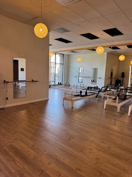 More Photos Of 23460 Cinema Dr, Valencia Unknown For Lease