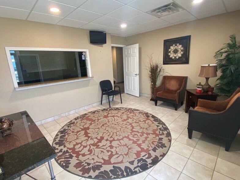 More Photos Of 5809 N State Highway 6, Waco Warehouse For Lease
