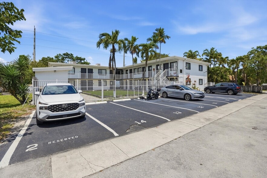 Primary Photo Of 2325-2331 Arthur St, Hollywood Apartments For Sale