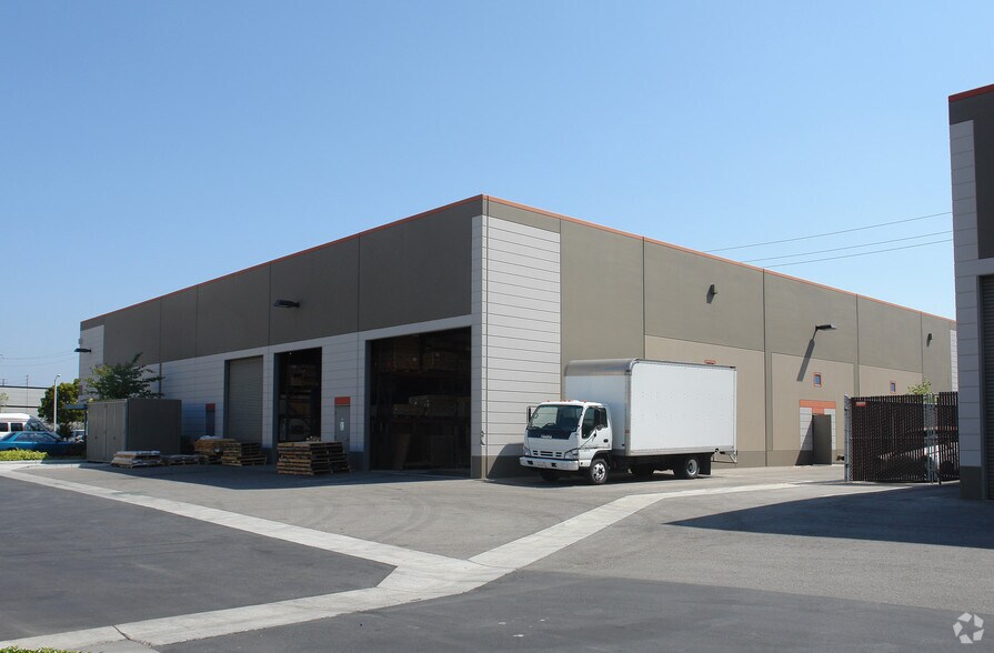 More Photos Of 1740 Fiske Pl, Oxnard Warehouse For Sale