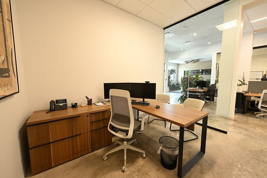More Photos Of 2319 N Miami Ave, Miami Office For Lease
