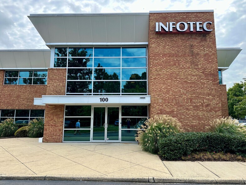 More Photos Of 100 Constitution Dr, Virginia Beach Office For Lease