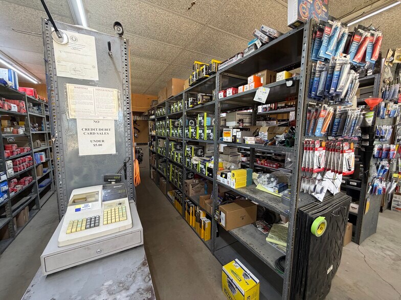 More Photos Of 601 W Lacy St, Palestine General Retail For Sale