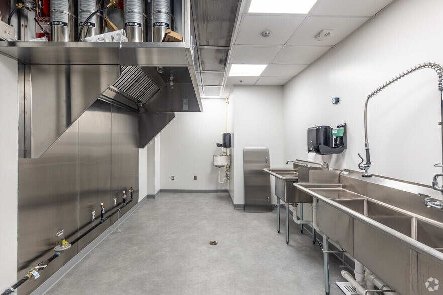 More Photos Of 1200-1208 Market St, San Francisco Health Club For Lease