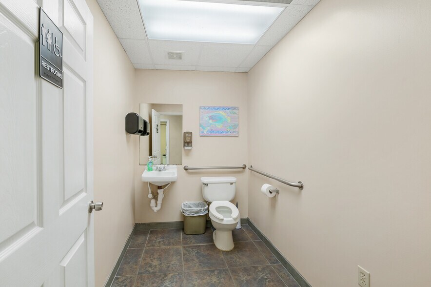 More Photos Of 3480 W Main St, League City Medical For Sale
