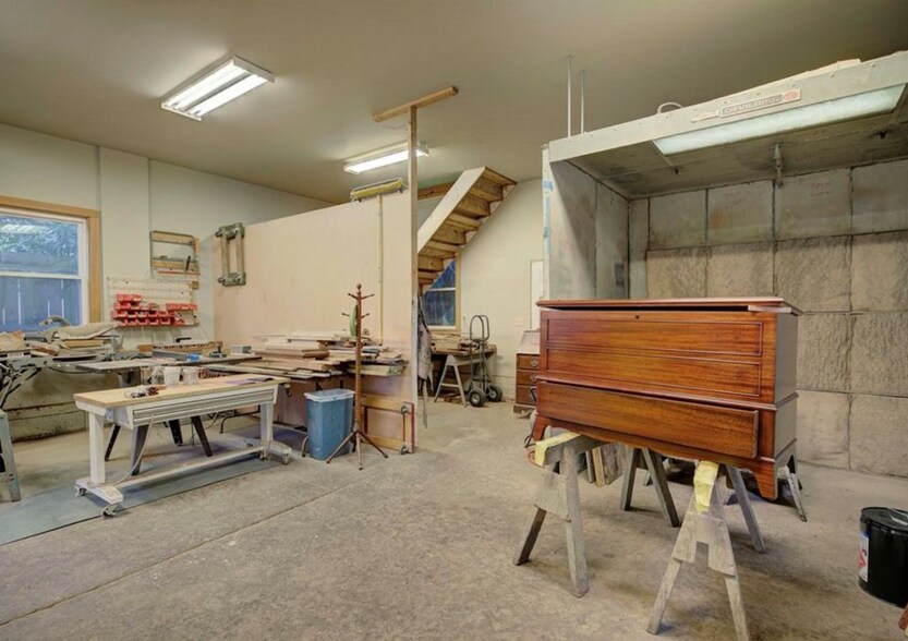 More Photos Of 55 Cross St, Urbanna General Retail For Sale